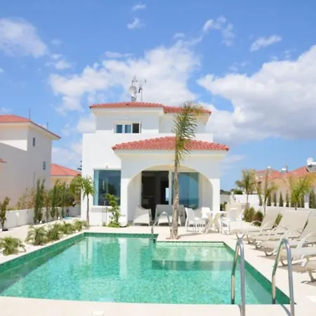 Imagine Your Family Renting A Luxury Holiday Close To Sotira' Main Attractions, Sotira 1335 Willa *
