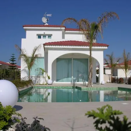 Imagine Your Family Renting A Luxury Holiday Close To Sotira' Main Attractions, Sotira 1335 Willa